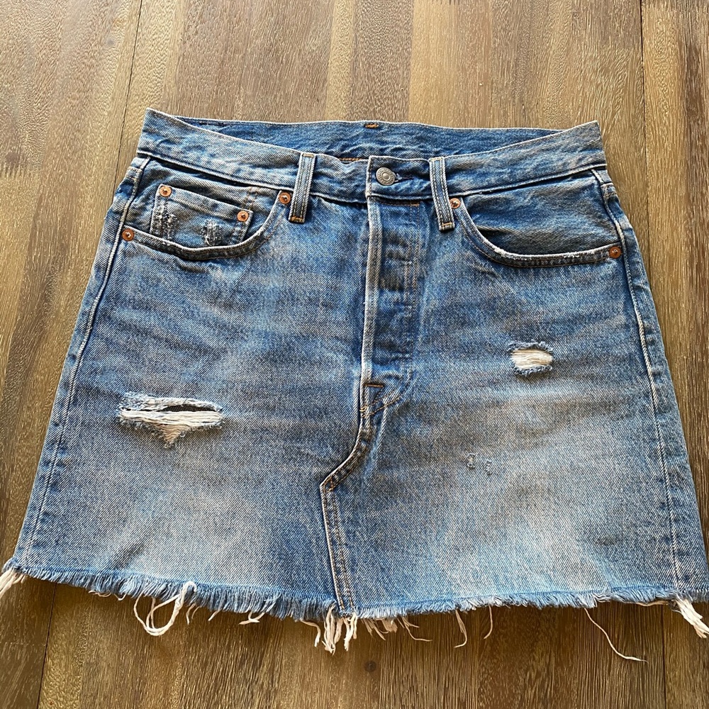 Levis high rise boyfriend mini skirt